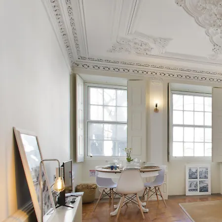 Fine Art Center Lejlighed *