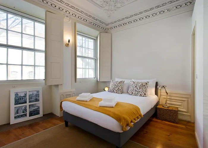 Apartment Fine Art Center *