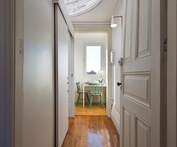 Fine Art Center Apartment *