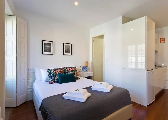 Fine Art Center شقة