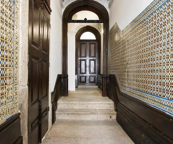 Fine Art Center شقة